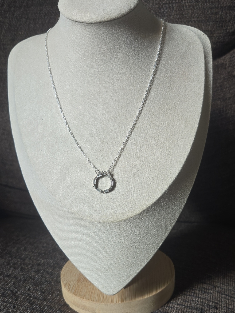 Vintage Silver Tone Wreath Crystal  Pendant Necklace Dainty